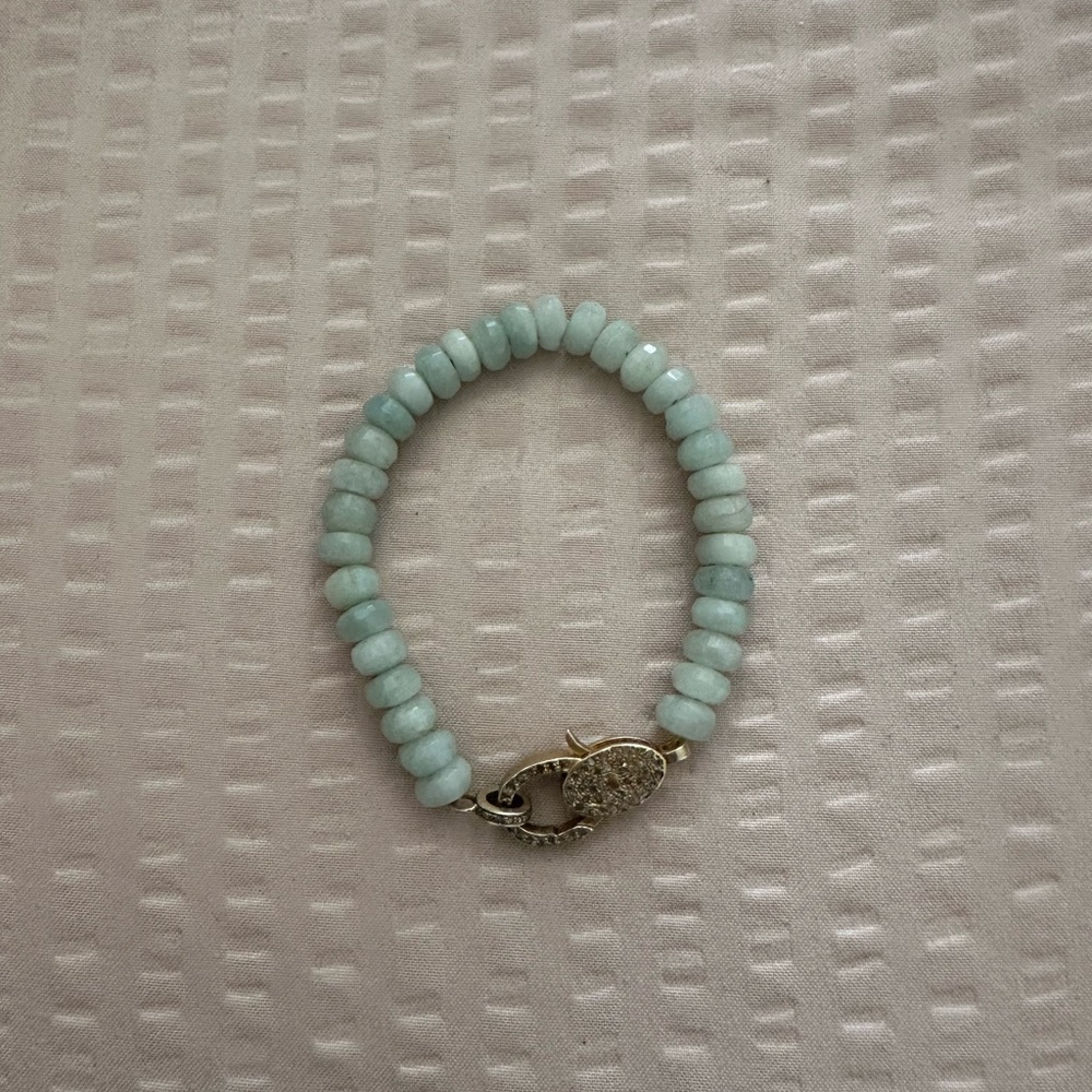 Light turquoise beaded bracelet